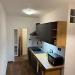Prijemny V Centre Mesta Apartmán *
