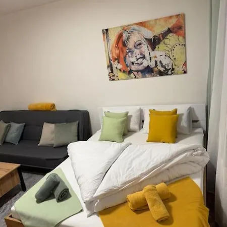 Prijemny V Centre Mesta Apartmán